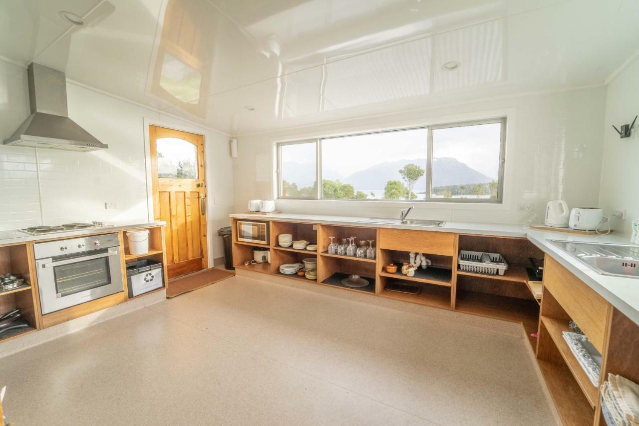 Hostel Lone Moose Backpackers Te Anau Exterior foto